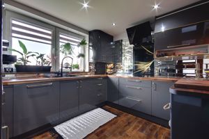 Kitchen/Diner- click for photo gallery